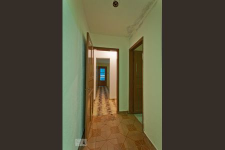 Corredor de casa à venda com 4 quartos, 180m² em Vila Verde, São Paulo