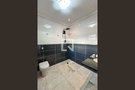 Banheiro da Suíte 1 de casa à venda com 3 quartos, 200m² em Vila Paiva, São Paulo