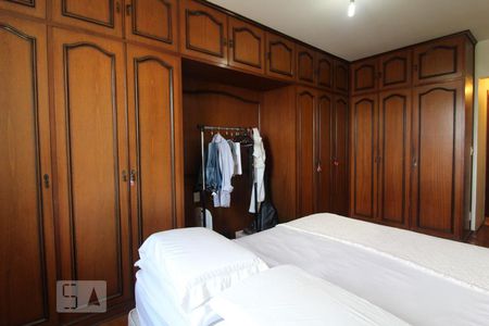 Quarto de apartamento à venda com 4 quartos, 203m² em Santo Antônio, São Caetano do Sul