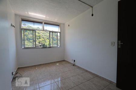 Quarto 2 de apartamento para alugar com 2 quartos, 56m² em Taquara, Rio de Janeiro