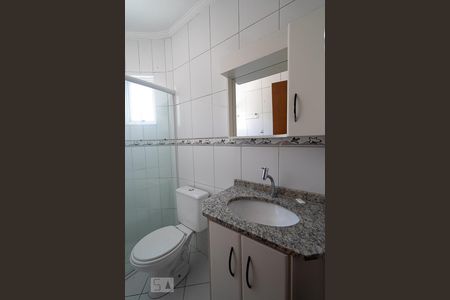 Banheiro da Suíte de casa de condomínio à venda com 2 quartos, 67m² em Vila Humaitá, Santo André