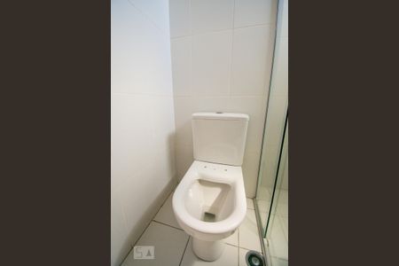 Apartamento à venda com 75m², 2 quartos e 2 vagas Apartamento à venda com 75m², 2 quartos e 2 vagasBanheiro da Suíte