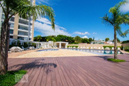 Apartamento à venda com 75m², 2 quartos e 2 vagas Apartamento à venda com 75m², 2 quartos e 2 vagasÁrea comum - Piscina