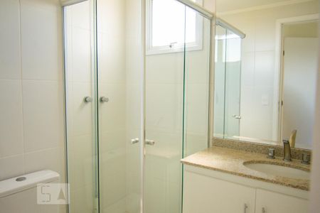 Apartamento à venda com 75m², 2 quartos e 2 vagas Apartamento à venda com 75m², 2 quartos e 2 vagasBanheiro da Suíte