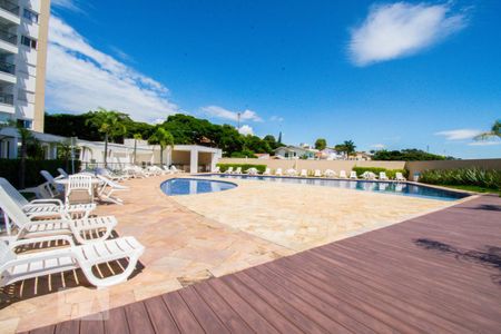 Apartamento à venda com 75m², 2 quartos e 2 vagas Apartamento à venda com 75m², 2 quartos e 2 vagasÁrea comum - Piscina