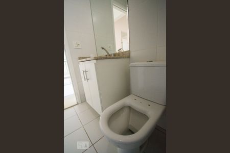 Apartamento à venda com 75m², 2 quartos e 2 vagas Apartamento à venda com 75m², 2 quartos e 2 vagasBanheiro