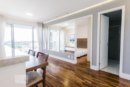 Sala de apartamento para alugar com 1 quarto, 50m² em Empresarial 18 do Forte, Barueri