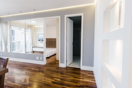 Sala de apartamento para alugar com 1 quarto, 50m² em Empresarial 18 do Forte, Barueri