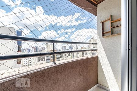 Sacada de apartamento para alugar com 3 quartos, 74m² em Cabral, Curitiba