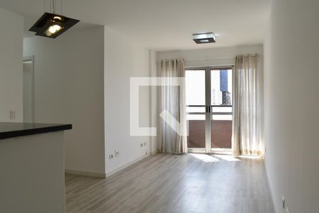 Sala de apartamento para alugar com 3 quartos, 74m² em Cabral, Curitiba