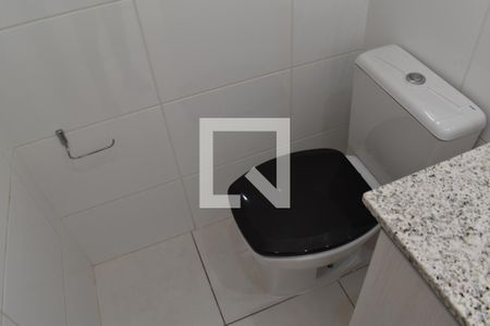 Banheiro Suíte de apartamento para alugar com 3 quartos, 74m² em Cabral, Curitiba