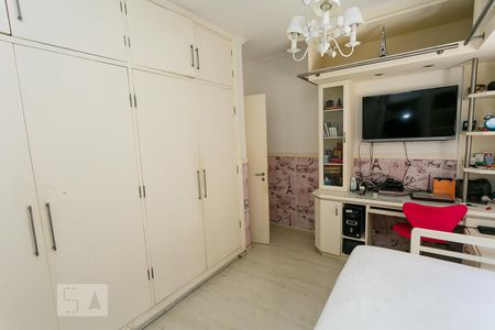 Casa à venda com 450m², 4 quartos e 6 vagas Casa à venda com 450m², 4 quartos e 6 vagassuíte-3
