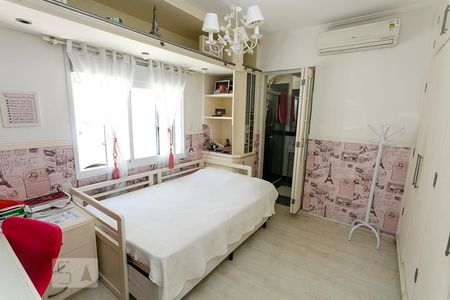 Casa à venda com 450m², 4 quartos e 6 vagas Casa à venda com 450m², 4 quartos e 6 vagassuíte-3