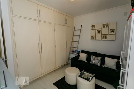 Casa à venda com 450m², 4 quartos e 6 vagas Casa à venda com 450m², 4 quartos e 6 vagasquarto - 1