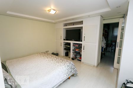 Casa à venda com 450m², 4 quartos e 6 vagas Casa à venda com 450m², 4 quartos e 6 vagassuíte-2