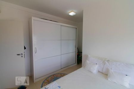 Suite de apartamento para alugar com 2 quartos, 74m² em Kobrasol, São José