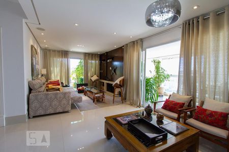 Sala de apartamento à venda com 3 quartos, 220m² em Santo Amaro, São Paulo