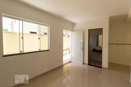 Sala de casa de condomínio para alugar com 2 quartos, 90m² em Vila Nova Cachoeirinha, São Paulo