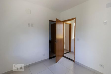 Quarto de casa de condomínio para alugar com 2 quartos, 90m² em Vila Nova Cachoeirinha, São Paulo