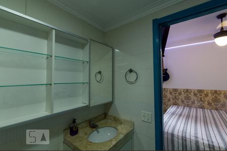 Banheiro de apartamento à venda com 3 quartos, 68m² em Jardim Aeroporto, São Paulo