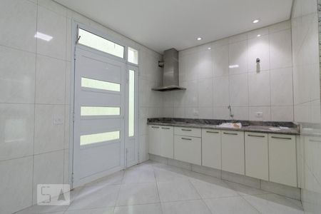 Casa à venda com 270m², 5 quartos e 5 vagas Casa à venda com 270m², 5 quartos e 5 vagasCozinha