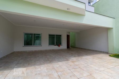 Casa à venda com 270m², 5 quartos e 5 vagas Casa à venda com 270m², 5 quartos e 5 vagasGaragem