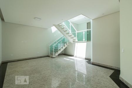 Sala de casa à venda com 5 quartos, 270m² em Vila Galvao, Guarulhos