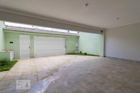 Casa à venda com 270m², 5 quartos e 5 vagas Casa à venda com 270m², 5 quartos e 5 vagasGaragem