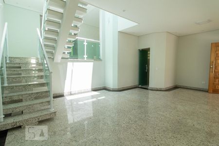 Sala de casa à venda com 5 quartos, 270m² em Vila Galvao, Guarulhos