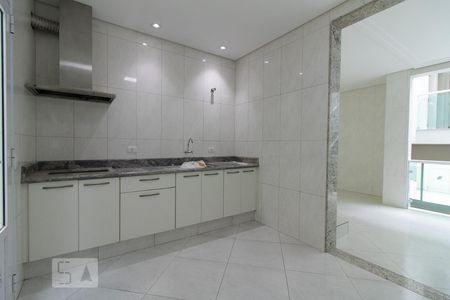 Casa à venda com 270m², 5 quartos e 5 vagas Casa à venda com 270m², 5 quartos e 5 vagasCozinha