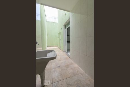 Casa à venda com 270m², 5 quartos e 5 vagas Casa à venda com 270m², 5 quartos e 5 vagasLavanderia