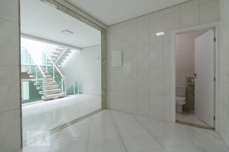 Casa à venda com 270m², 5 quartos e 5 vagas Casa à venda com 270m², 5 quartos e 5 vagasCozinha