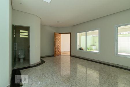 Sala de casa à venda com 5 quartos, 270m² em Vila Galvao, Guarulhos