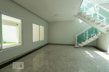 Sala de casa à venda com 5 quartos, 270m² em Vila Galvao, Guarulhos