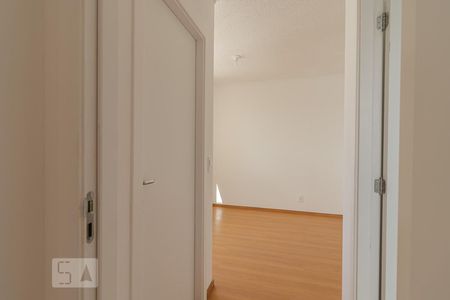 Corredor de apartamento para alugar com 2 quartos, 42m² em Jardim Santa Emília, São Paulo