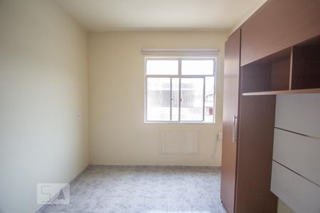 Quarto 1 de apartamento para alugar com 1 quarto, 48m² em Penha, Rio de Janeiro