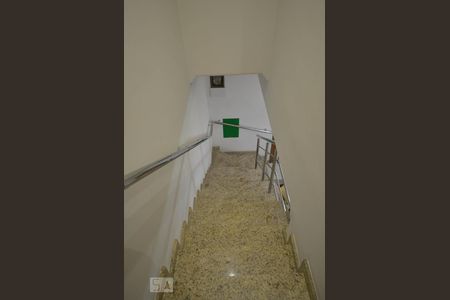Escadas de casa à venda com 2 quartos, 100m² em Aclimação, São Paulo