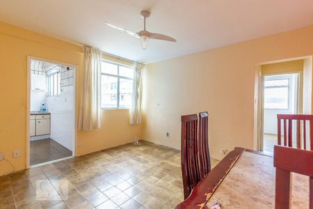 Sala de apartamento para alugar com 1 quarto, 65m² em Dois de Julho, Salvador