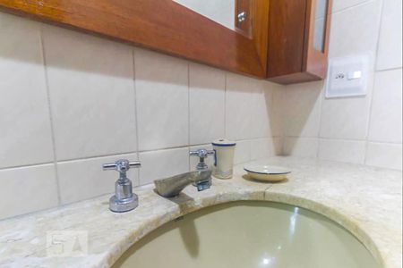 Banheiro de apartamento à venda com 3 quartos, 74m² em Vila Gertrudes, São Paulo
