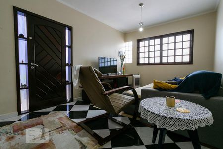 Sala de casa à venda com 3 quartos, 140m² em Vila Catupia, São Paulo