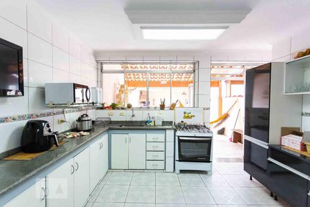 Casa à venda com 215m², 3 quartos e 2 vagas Casa à venda com 215m², 3 quartos e 2 vagasCozinha