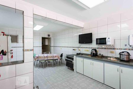 Casa à venda com 215m², 3 quartos e 2 vagas Casa à venda com 215m², 3 quartos e 2 vagasCozinha