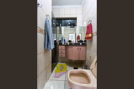 Casa à venda com 215m², 3 quartos e 2 vagas Casa à venda com 215m², 3 quartos e 2 vagasBanheiro