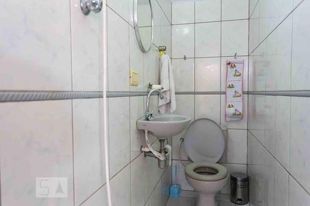 Casa à venda com 215m², 3 quartos e 2 vagas Casa à venda com 215m², 3 quartos e 2 vagasBanheiro 2