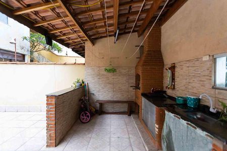 Casa à venda com 215m², 3 quartos e 2 vagas Casa à venda com 215m², 3 quartos e 2 vagasChurrasqueira