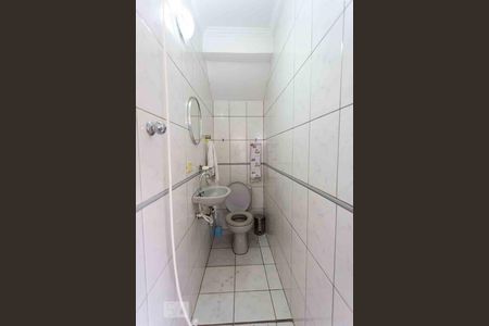 Casa à venda com 215m², 3 quartos e 2 vagas Casa à venda com 215m², 3 quartos e 2 vagasBanheiro 2