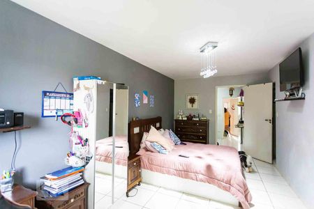 Casa à venda com 215m², 3 quartos e 2 vagas Casa à venda com 215m², 3 quartos e 2 vagasQuarto 3