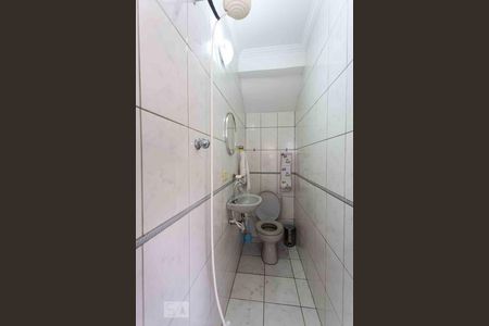 Casa à venda com 215m², 3 quartos e 2 vagas Casa à venda com 215m², 3 quartos e 2 vagasBanheiro 2