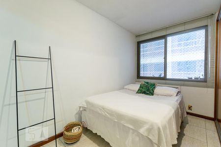 Suite de apartamento à venda com 2 quartos, 68m² em Icaraí, Niterói