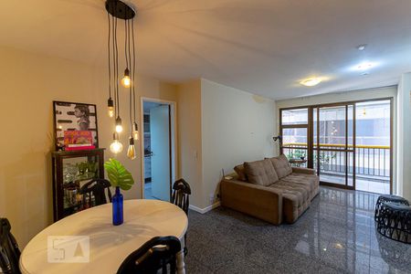 Sala de apartamento à venda com 2 quartos, 68m² em Icaraí, Niterói